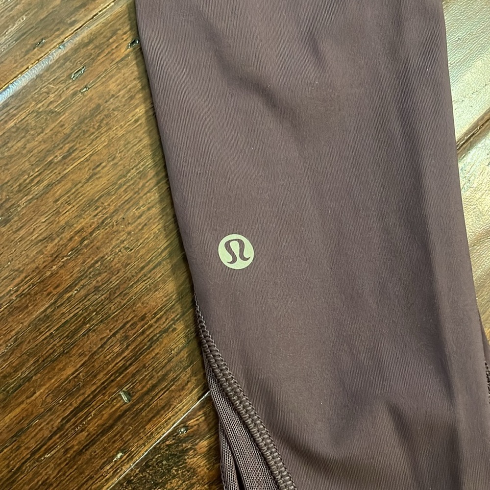 Lululemon Invigorate 7/8 Tight (25") Black Currant Size 4 - Picture 9 of 10